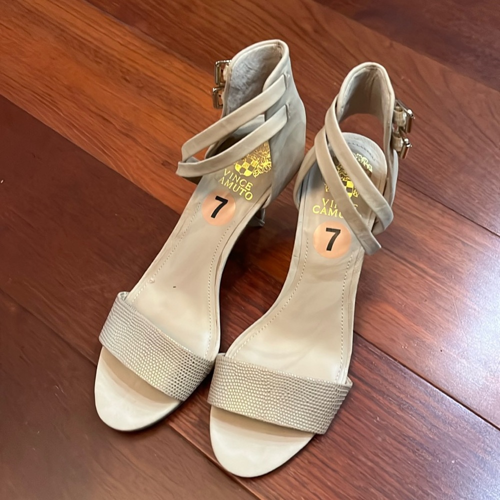Vince Camuto Beige Sandals Size 7M, never worn